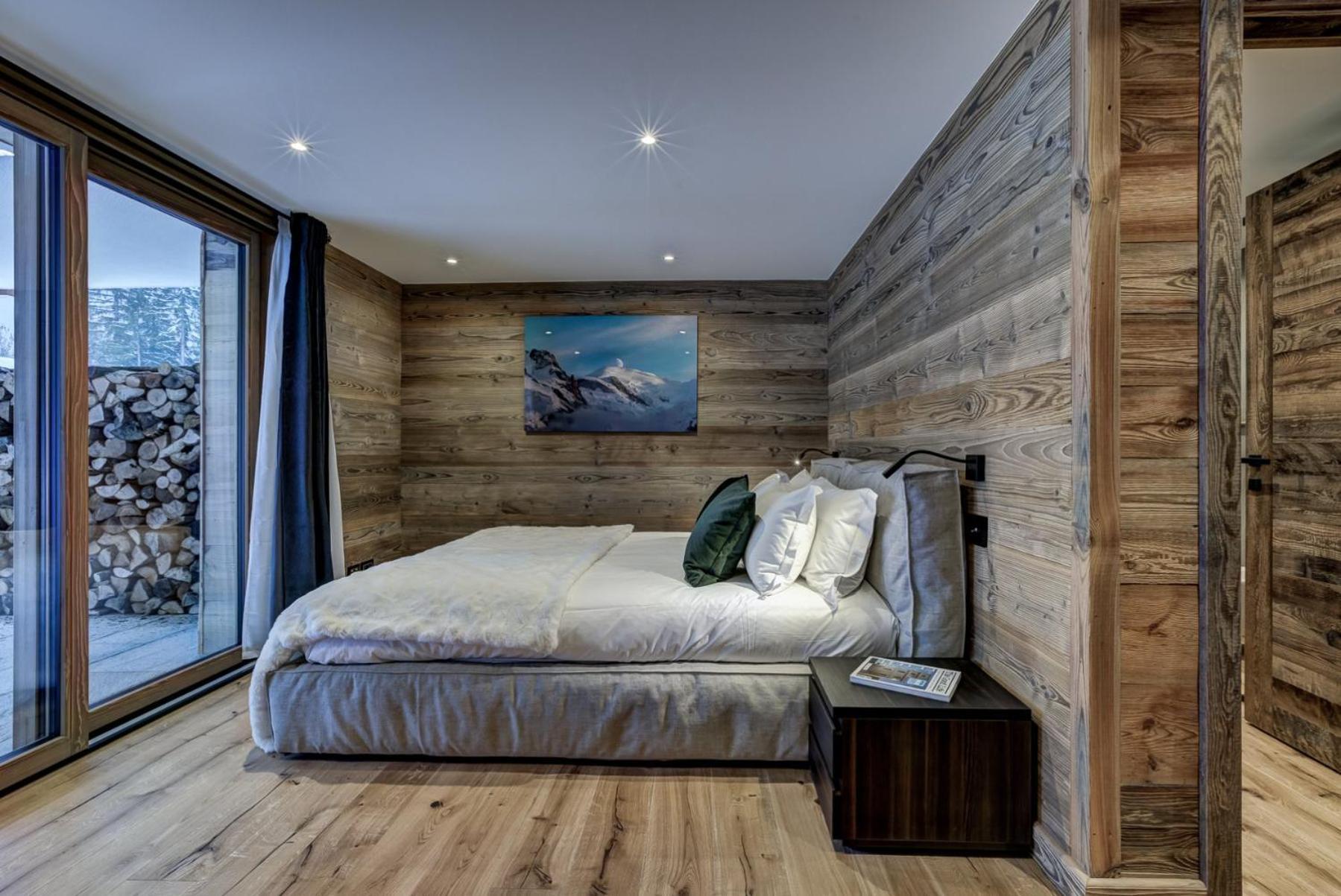 Freya Villa *